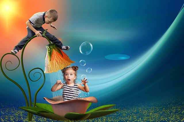 fotomontaje ducha flor a una niña sobre una hoja