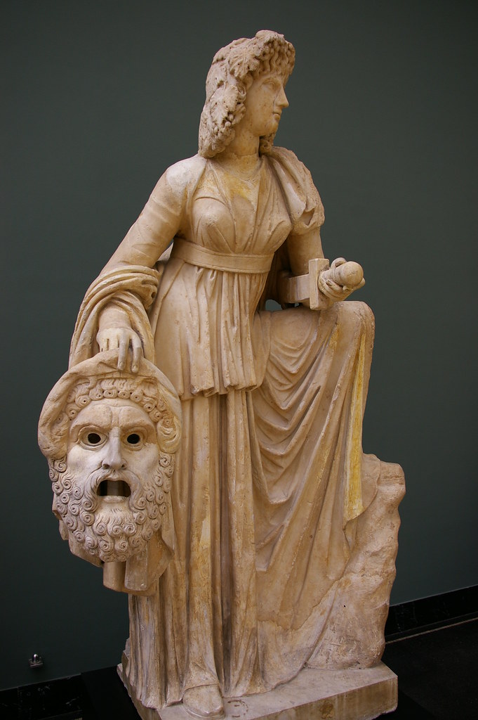 Escultura en mármol de la musa de la tragedia, Melpómene