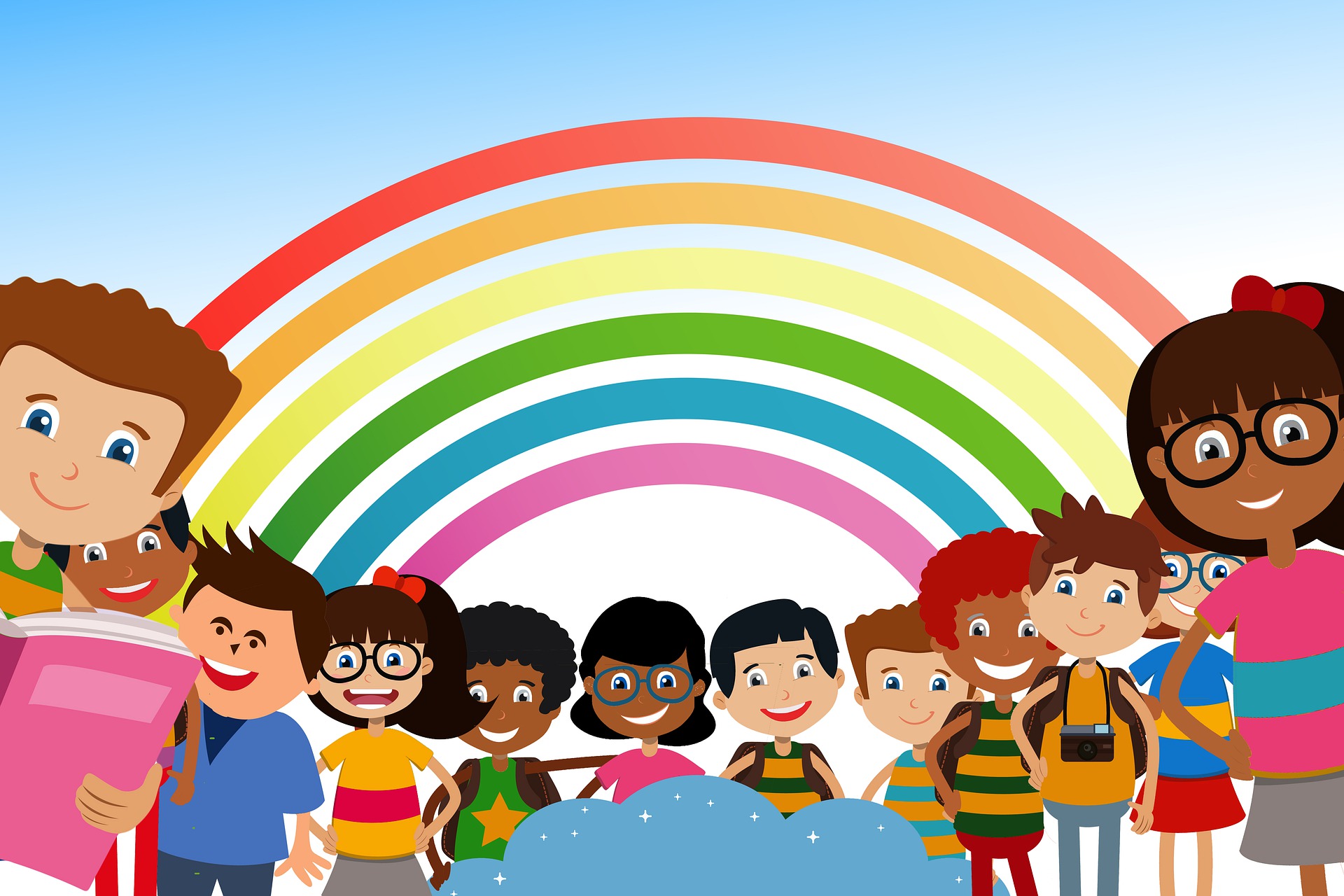 Niños y niñas sonrientes con fondo de arco iris