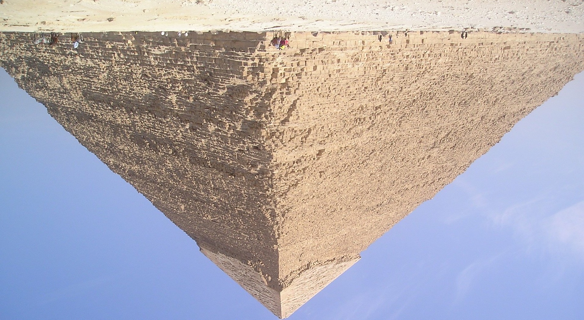 Otra perspectiva sobre la pirámide de Kefrén.