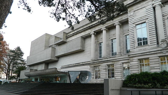 Photograph of Ulster Museum exterior